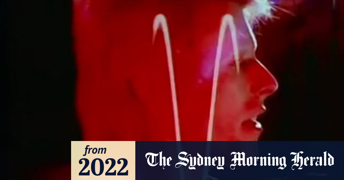 Video David Bowie's entire music catalogue sells for hundreds of millions